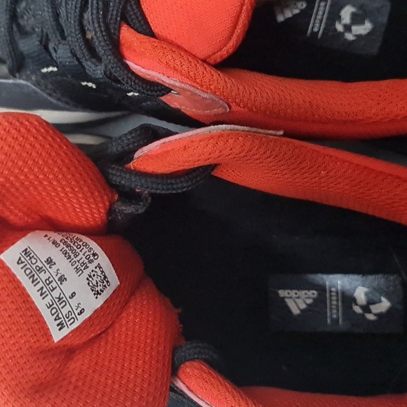 Adidas shoes. - Picture 3 of 9